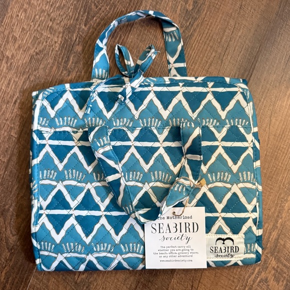 Seabird Society The Sunshine Daydream Hanging Toiletry Bag - Picture 2 of 9